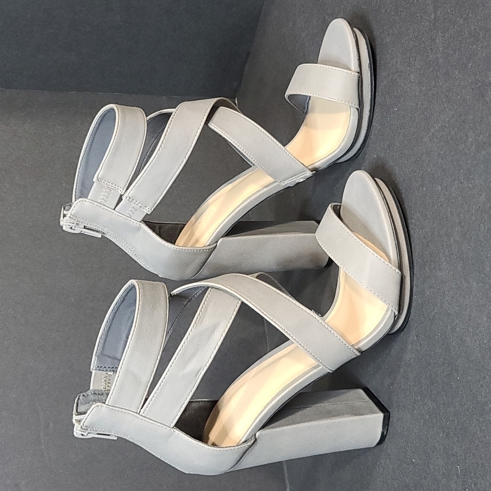 Charlotte Russe Grey pump hi heel sandal